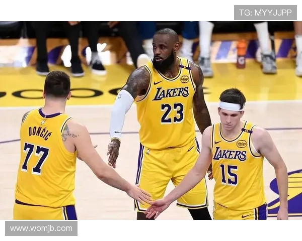 詹姆斯重回洛杉矶湖人队领衔新赛季，NBA各队阵容大洗牌引发关注